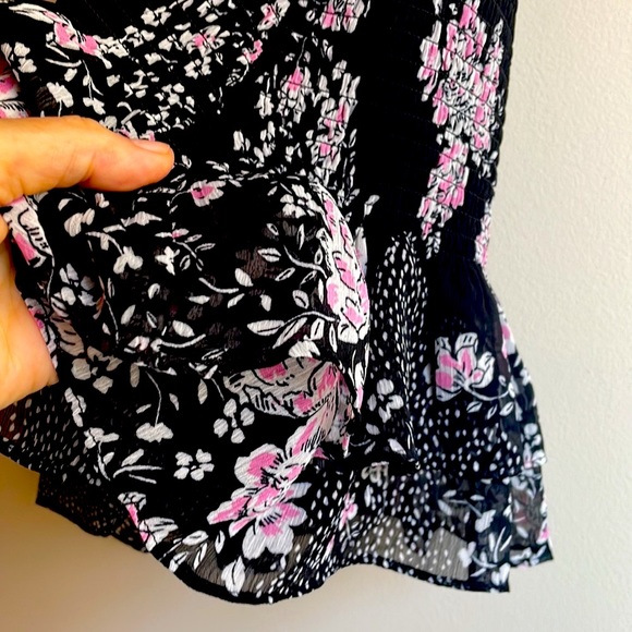 NWT (XS) Black pink floral smocked mini dress ruffle hem double square neck - Picture 4 of 9